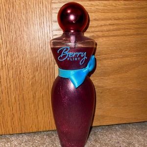 Discontinued B&BW shimmer mist in ‘Berry Flirt’